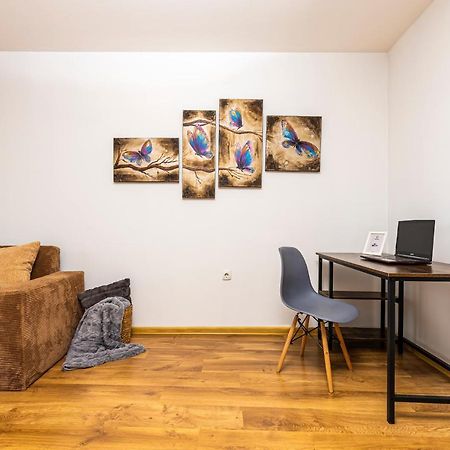 The Walnut 2Bd Apartment Plovdiv Kültér fotó