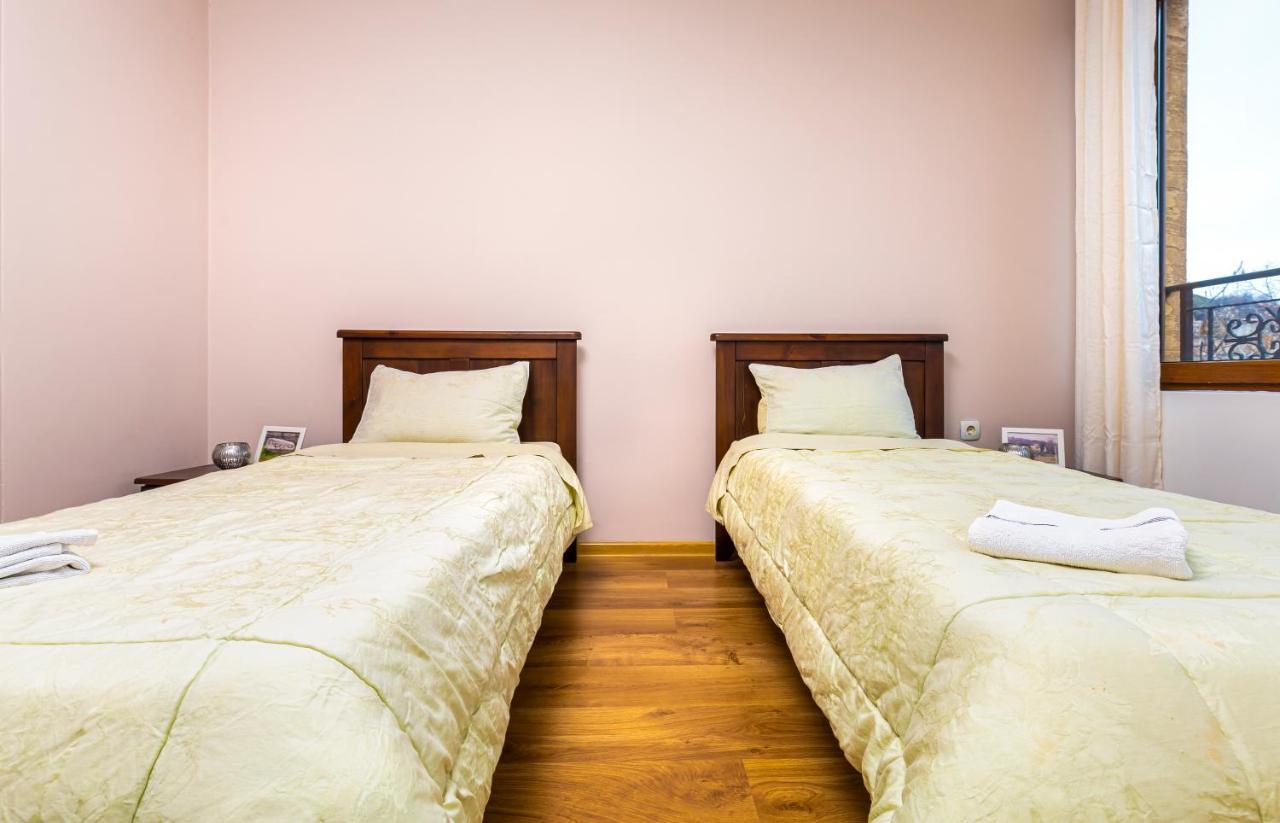 The Walnut 2Bd Apartment Plovdiv Kültér fotó